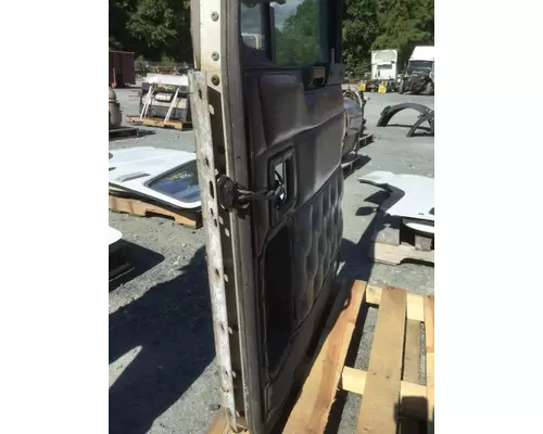 KENWORTH T600B 2004-2007 DOOR ASSEMBLY, FRONT