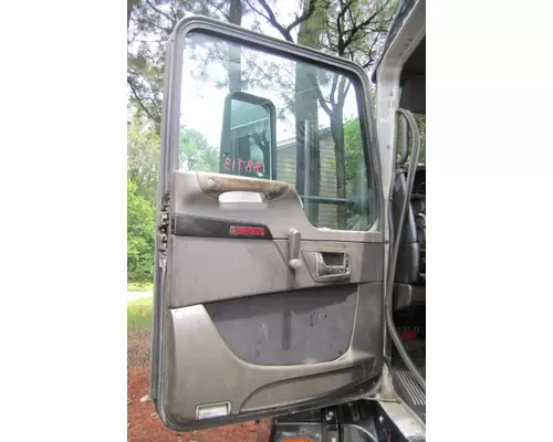 KENWORTH T600B 2004-2007 DOOR ASSEMBLY, FRONT