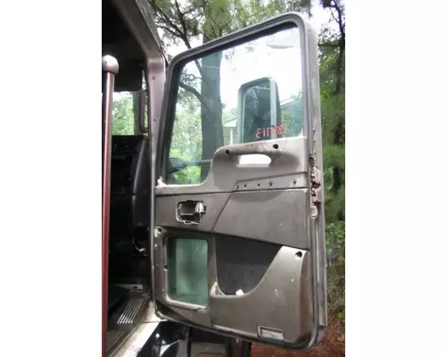 KENWORTH T600B 2004-2007 DOOR ASSEMBLY, FRONT