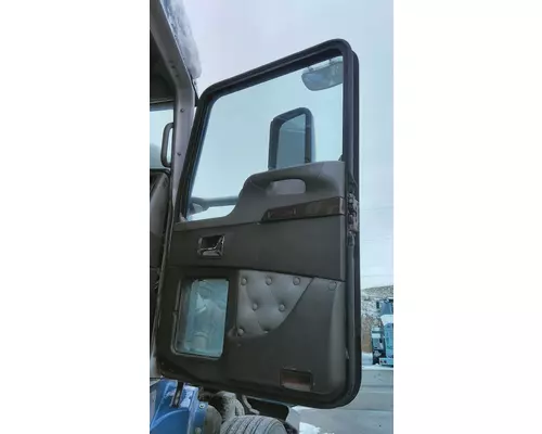 KENWORTH T600B 2004-2007 DOOR ASSEMBLY, FRONT
