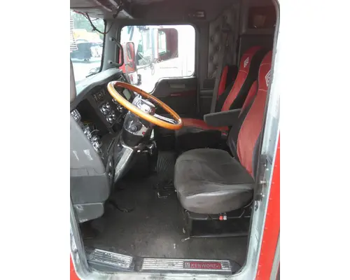 KENWORTH T600B CAB