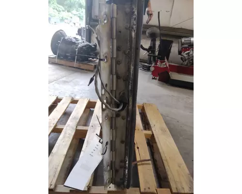KENWORTH T600B DOOR ASSEMBLY, FRONT