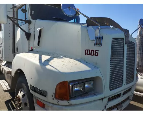 KENWORTH T600B HOOD