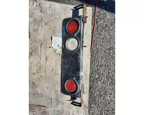 KENWORTH T600B STOP TURN TAIL LAMP