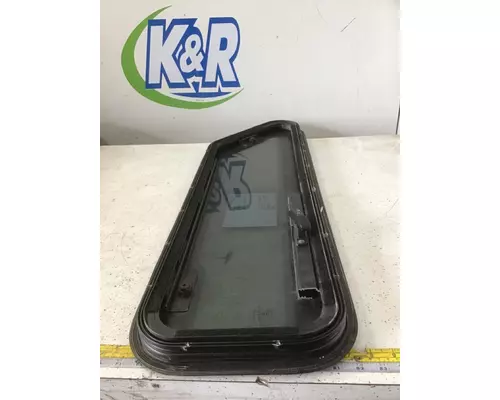 KENWORTH T600 Back Glass