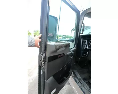 KENWORTH T600 Door Assembly, Front