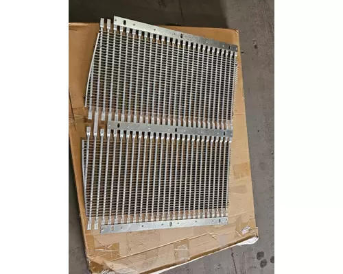 KENWORTH T600 Grille
