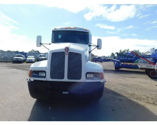 KENWORTH T600 Hood Closeout Panel 114