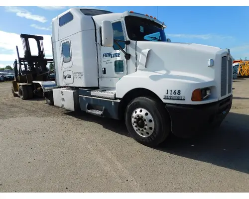 KENWORTH T600 Hood Closeout Panel 114