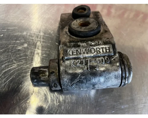 KENWORTH T600 Hood Hinge