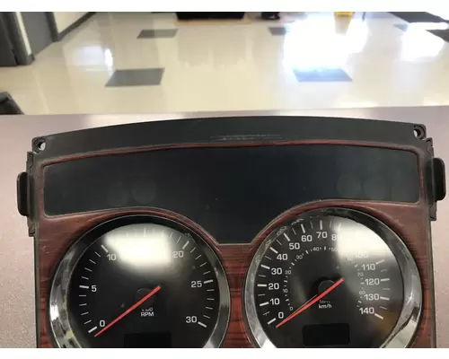 KENWORTH T600 Instrument Cluster
