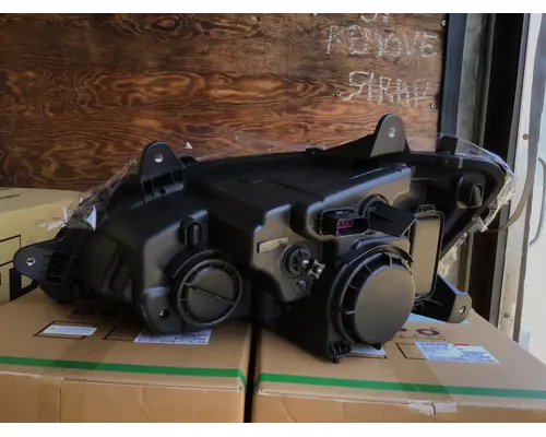 KENWORTH T660 2007-2017 HEADLAMP ASSEMBLY