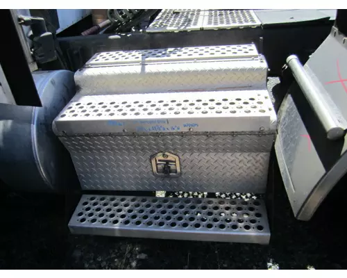 KENWORTH T660 BATTERY BOX