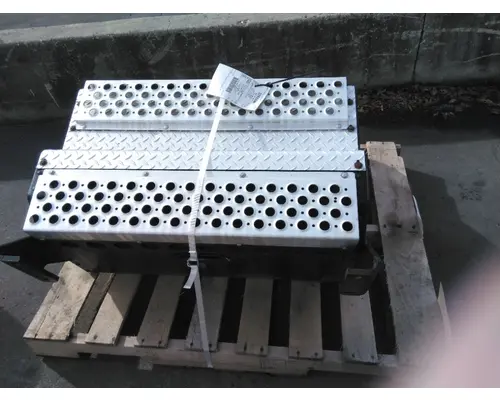 KENWORTH T660 BATTERY BOX