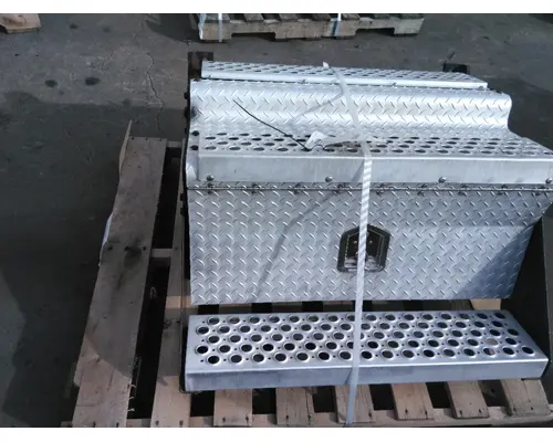 KENWORTH T660 BATTERY BOX