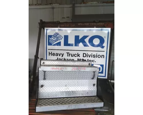 KENWORTH T660 BATTERY BOX