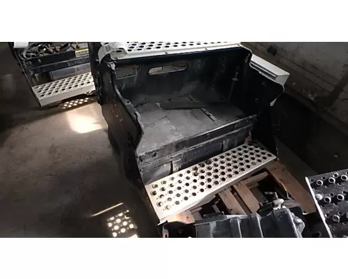 KENWORTH T660 Battery Tray