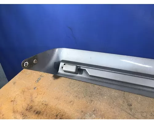 KENWORTH T660 CAB CLIP