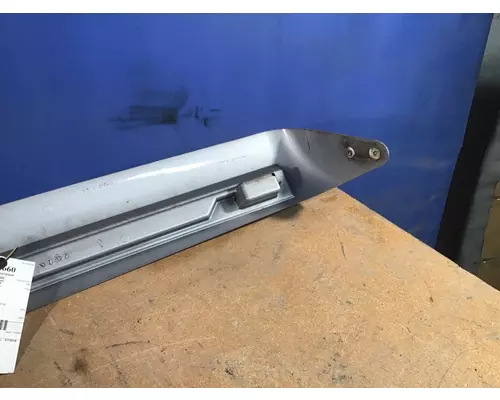 KENWORTH T660 CAB CLIP