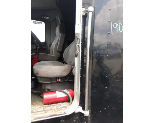 KENWORTH T660 CAB HANDLE