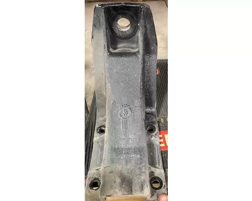 KENWORTH T660 CAB MOUNT,BRACKET