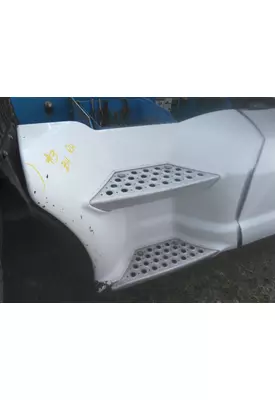 KENWORTH T660 CAB SKIRT/SIDE FAIRING
