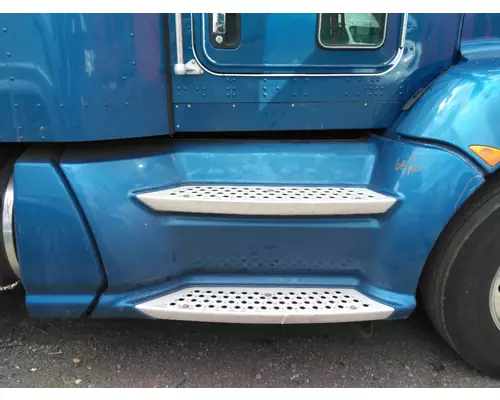 KENWORTH T660 CAB SKIRTSIDE FAIRING