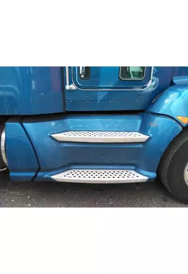 KENWORTH T660 CAB SKIRT/SIDE FAIRING