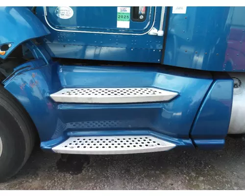 KENWORTH T660 CAB SKIRTSIDE FAIRING