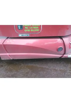 KENWORTH T660 CAB SKIRT/SIDE FAIRING