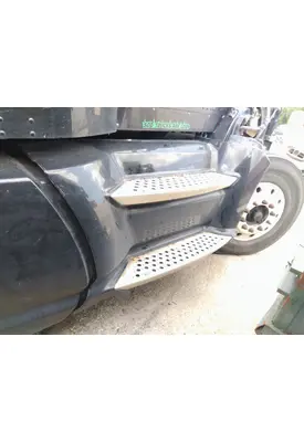 KENWORTH T660 CAB SKIRT/SIDE FAIRING