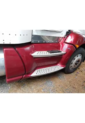 KENWORTH T660 CAB SKIRT/SIDE FAIRING
