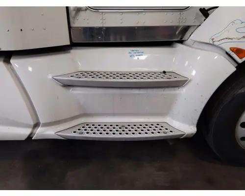 KENWORTH T660 CAB SKIRTSIDE FAIRING