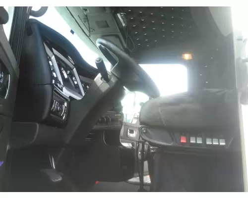 KENWORTH T660 CAB