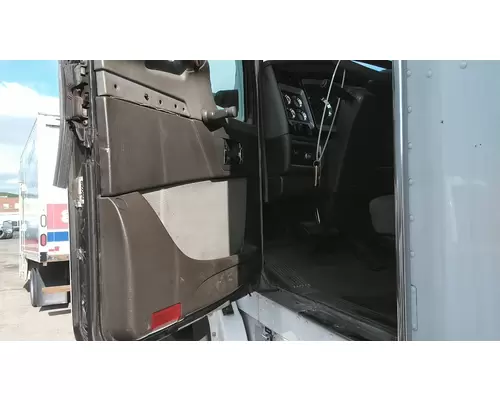KENWORTH T660 CAB