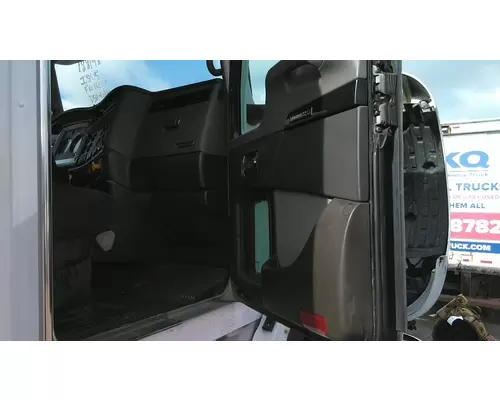 KENWORTH T660 CAB