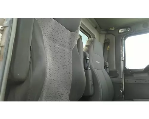 KENWORTH T660 CAB