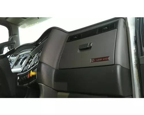 KENWORTH T660 CAB