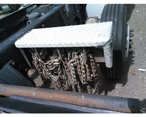 KENWORTH T660 CHAIN HANGER