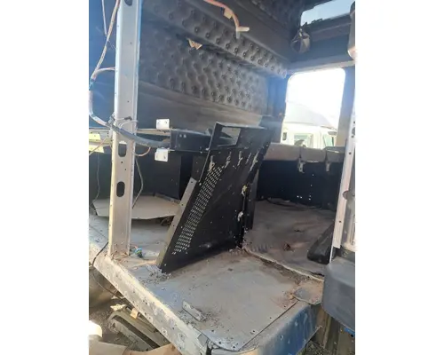 KENWORTH T660 Cab Mount