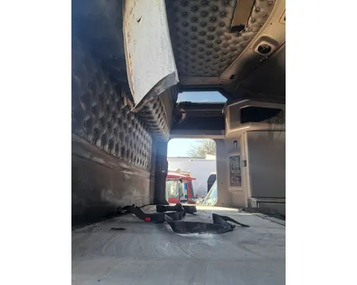 KENWORTH T660 Cab Mount