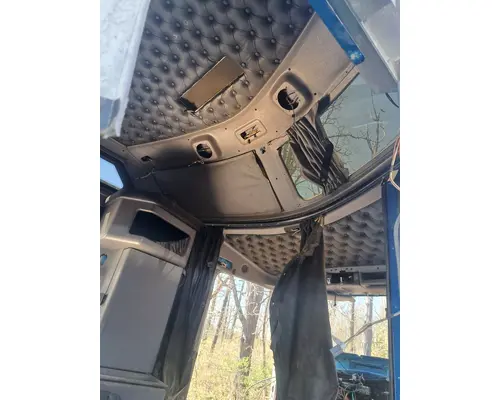 KENWORTH T660 Cab Mount