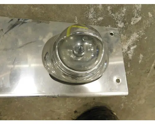 KENWORTH T660 Cab-to-Hood Closure Panels