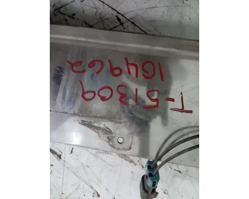 KENWORTH T660 Cab-to-Hood Closure Panels