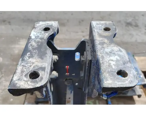 KENWORTH T660 Crossmember