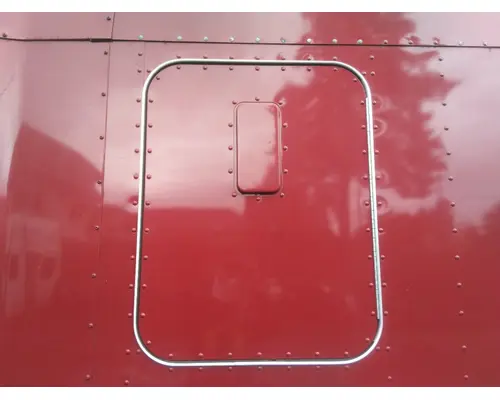 KENWORTH T660 DOOR, COMPARTMENT