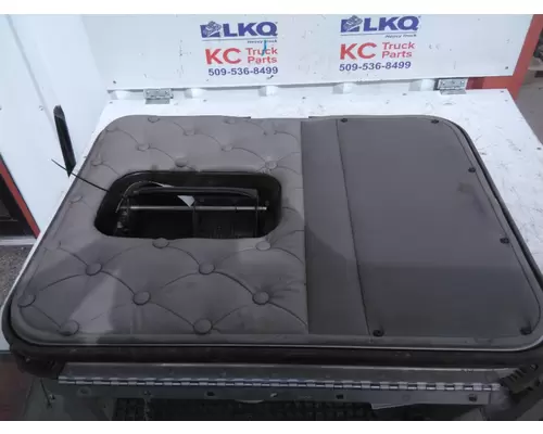 KENWORTH T660 DOOR, COMPARTMENT