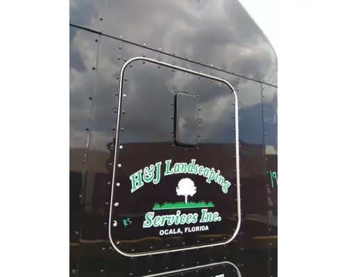 KENWORTH T660 DOOR, COMPARTMENT