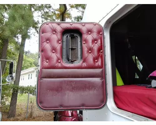 KENWORTH T660 DOOR, COMPARTMENT