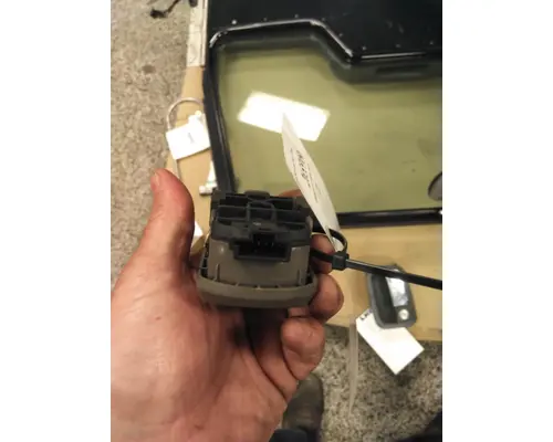KENWORTH T660 DOOR ELECTRICAL SWITCH